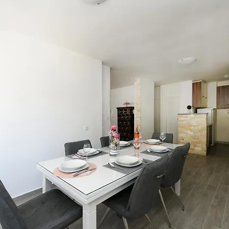 Apartman Karlic